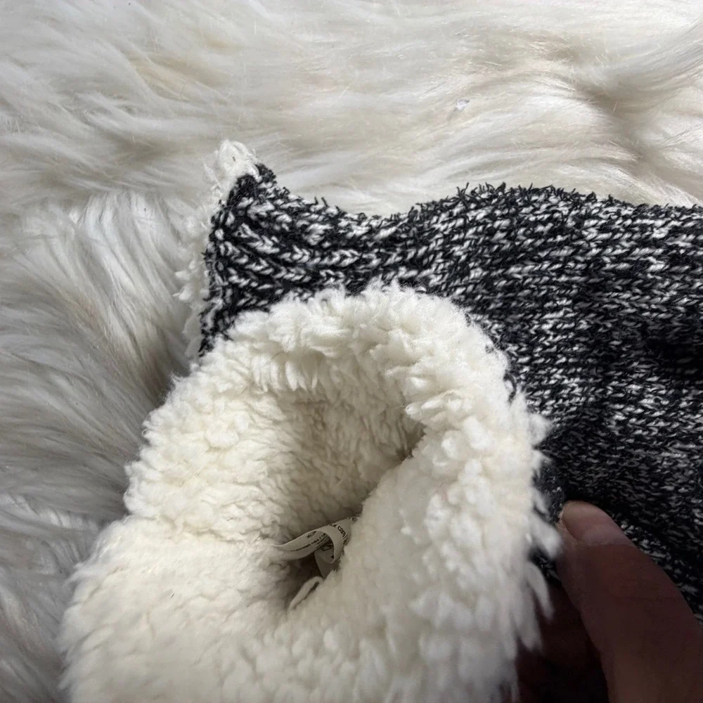 Isotoner Womens Black White Marled Knit Sherpa Lined Gloves 914KR One Size NWT